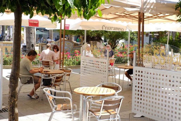 Radio Ayamonte da voz a los comerciantes y hosteleros locales tras su reapertura
