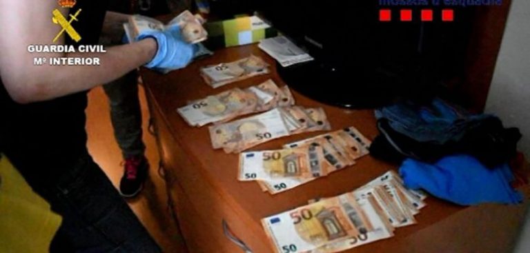 Cae una banda que blanqueaba dinero del narcotráfico y la venta de armas con base en Punta Umbría