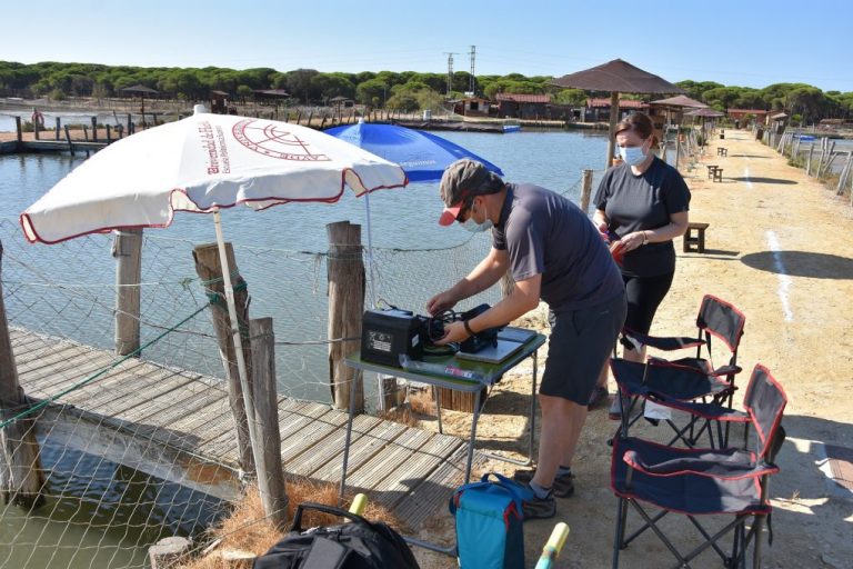 La UHU estudia en Salinas del Astur de Punta Umbría el uso de drones submarinos