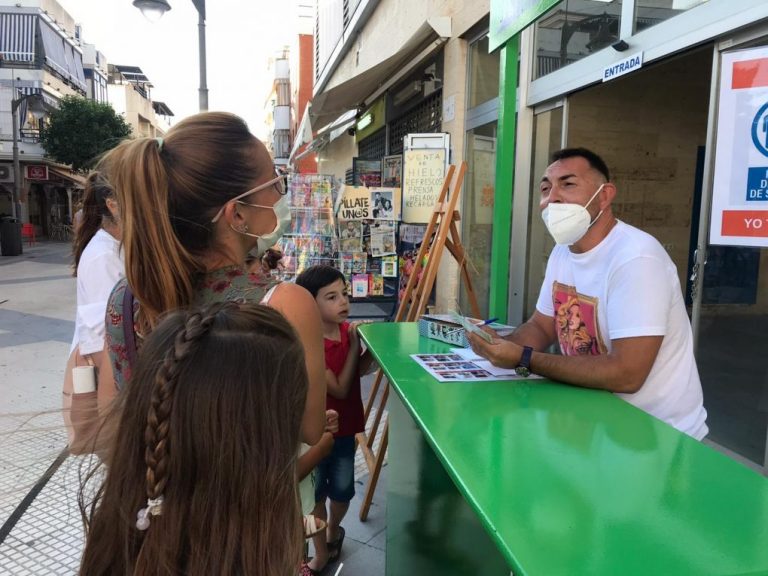 Punta Umbría habilita un punto de información turística y sanitaria en la calle ancha