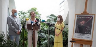 El ayamontino Santamaría celebra sus bodas de plata con la música acercando a España y Portugal