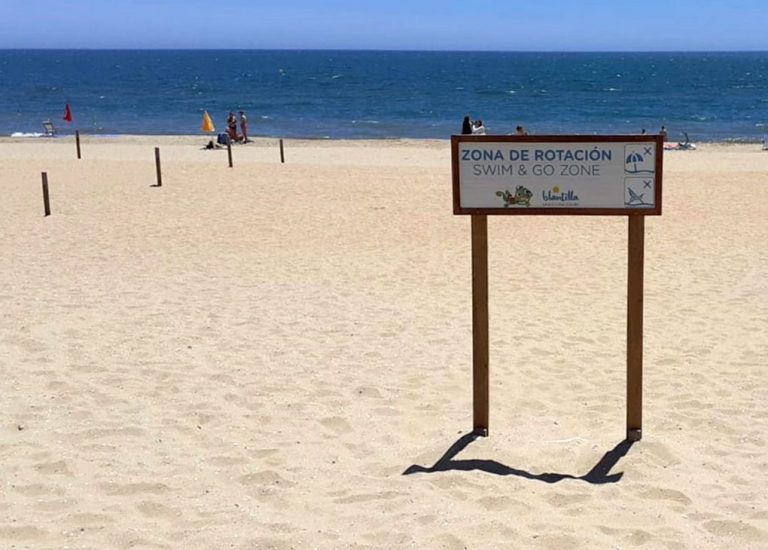 Islantilla habilita una zona de rotación para agilizar el acceso sin sobrilla a la playa