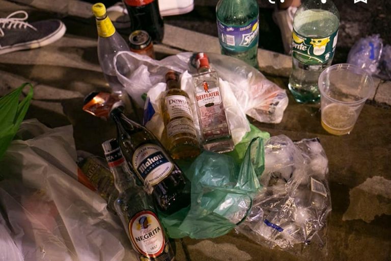 Policía Local y un ertzainza fuera de servicio disuelven un botellón de unas 200 personas en Punta del Moral