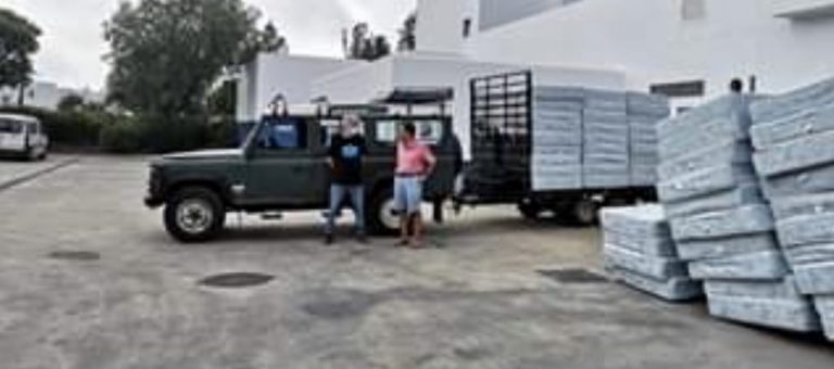 Un hotel de El Rompido dona 72 colchones a los afectados por los incendios de Lepe y Lucena