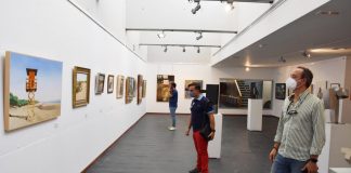 Punta umbría exhibe sus fondos de la pinacoteca municipal en el Centro Cultural