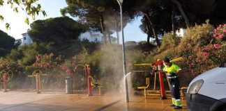 Refuerzan la desinfección diaria de parques infantiles en Punta y El Portil