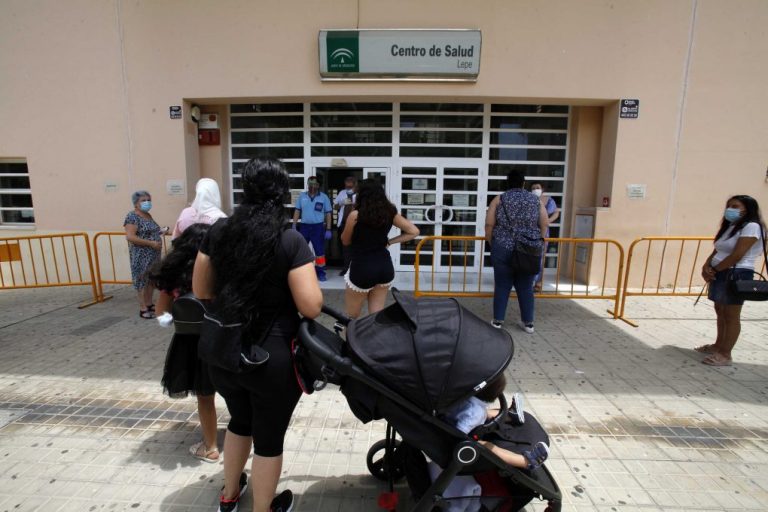 Cierran los centros de la Zona Básica de Salud de Lepe por los sanitarios afectados por Covid-19