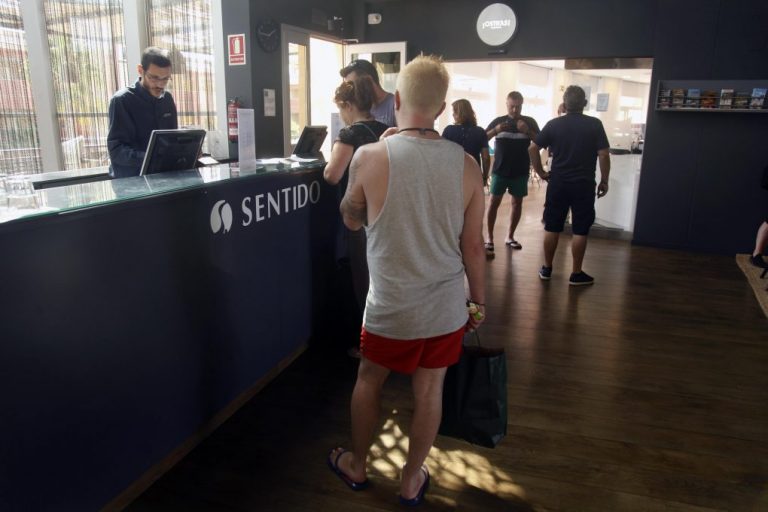 Hoteleros onubenses lamentan la mala campaña con una ocupación en agosto del 53%