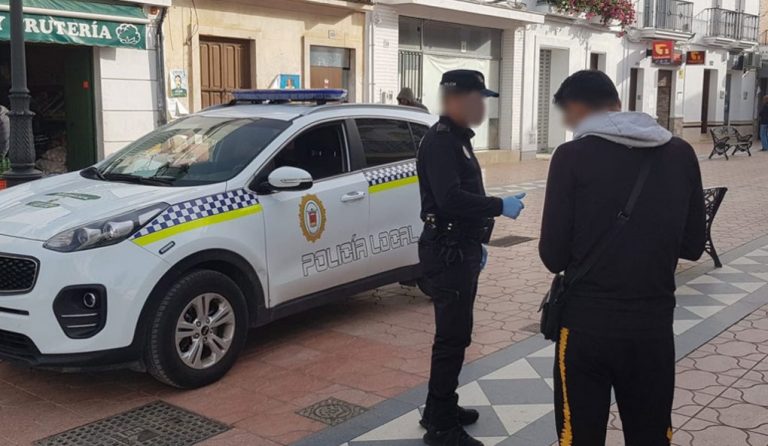 Interponen en Cartaya 33 denuncias por no llevar mascarilla y 36 por botellones