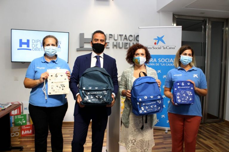 “la Caixa” y Diputación repartirán 7.500 kits de material escolar a menores vulnerables de la provincia de Huelva
