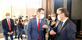 Caraballo exige al presidente de la Junta más financiación para que los ayuntamientos luchen contra la pandemia
