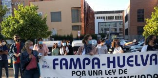 Nueva cacerolada de la AMPA del IES Saltés de Punta por una vuelta «segura» a las aulas