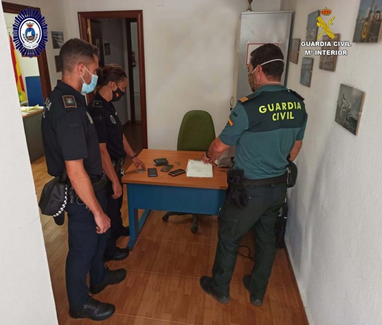 Tres detenidos por 11 robos en casas con moradores durmiendo en Moguer y San Juan