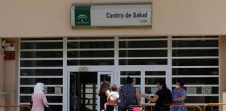 Reclaman una solución al cierre de la Zona Básica Salud de Lepe