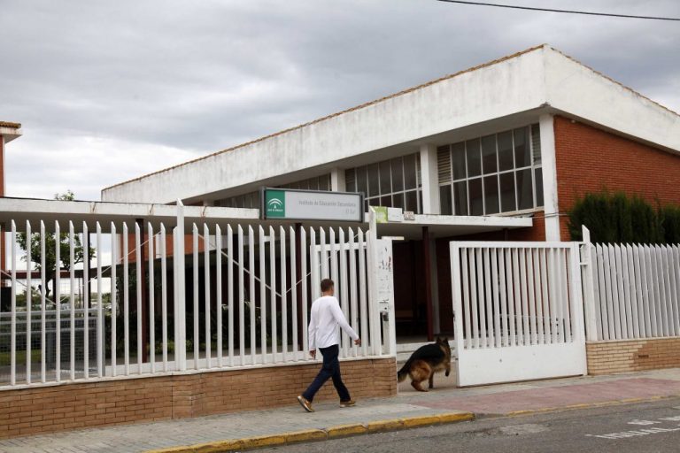 Coronavirus: 20 docentes de Lepe, 10 de Bollullos y un aula de un IES de Ayamonte, en cuarentena