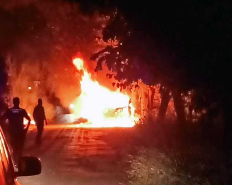Investigan el incendio de un vehículo junto a la N-431 a su paso por Cartaya