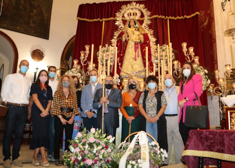 El Ayuntamiento de Cartaya realiza su tradicional ofrenda floral a la Patrona