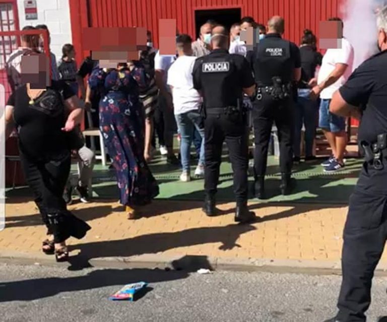 Disuelven en Almonte una fiesta con casi 200 personas sin que se respetasen las normas sanitarias
