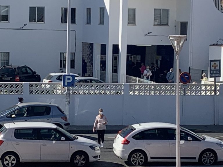 El Ayuntamiento de Punta instalará carpas en los exteriores de los centros de salud ante la “pasividad” de la Consejería
