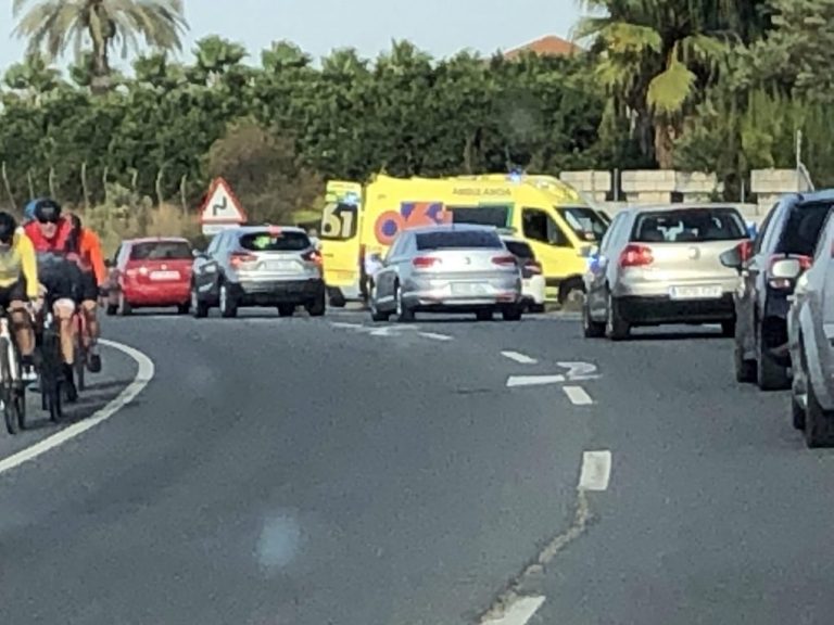 Un vehículo atropella a un ciclista entre Cartaya y El Rompido