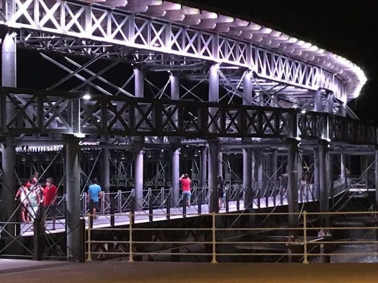 El Muelle del Tinto ‘cambiará’ de color en función de las conmemoraciones que se desarrollen