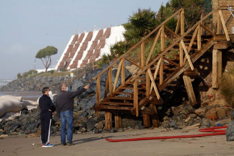 Para Punta la “magnitud” de los efectos del temporal en El Portil supera la capacidad de cualquier ayuntamiento
