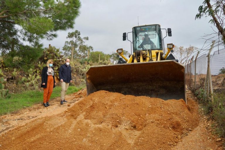 Ayamonte acomete obras de urgencia en caminos rurales afectados por los últimos temporales
