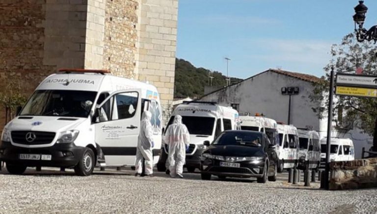 Trasladan a Huelva a unos 10 mayores de una residencia de Aracena que registra un brote de covid