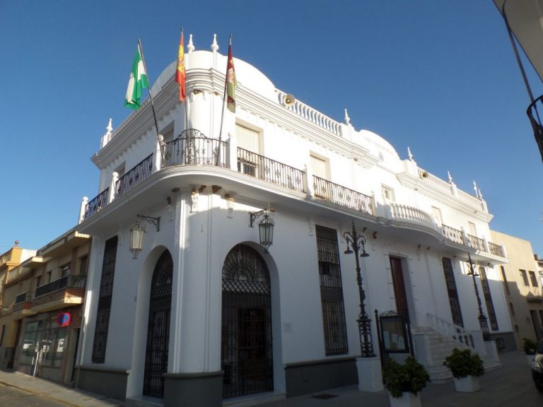 Trigueros cierra las oficinas de su Ayuntamiento por el positivo del interventor