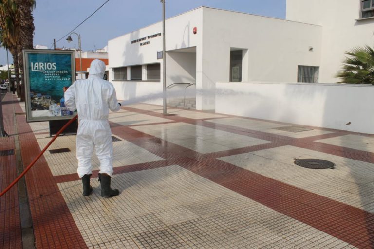Trabajadores y residentes del centro de mayores de Cartaya dan negativo tras registrarse dos casos