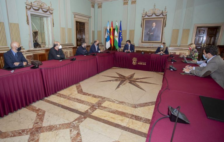 Huelva apoya al comercio local con descuentos para aparcar en Pablo Rada y Mecado del Carmen