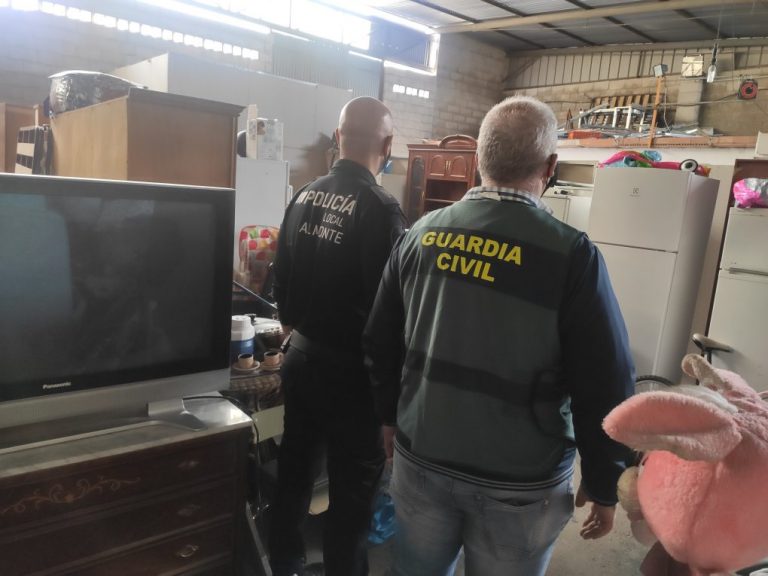 Recuperan efectos valorados en 11.000 euros robados en una vivienda de El Rocío