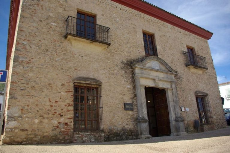 El Cabildo Viejo seguirá albergando el centro de visitantes de la Sierra de Aracena y Picos de Aroche