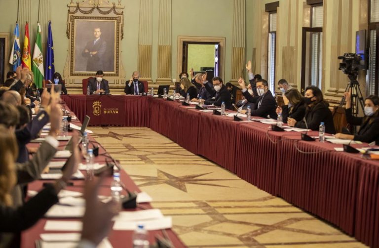 El Pleno de Huelva respalda las nuevas bonificaciones de la Zona ORA con un expediente para el nuevo contrato del servicio