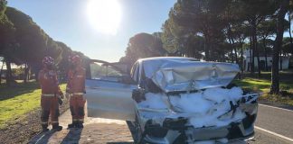 Dos heridos en Aljaraque al colisionar un turismo y un camión frigorífico