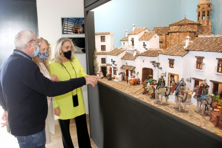 El Rompido estrena Belén Monumental en la Oficina de Turismo