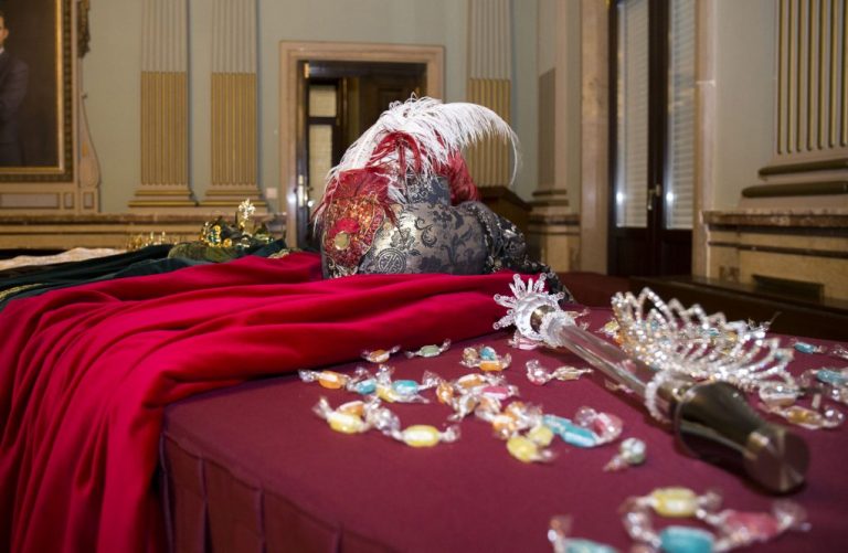 Los Reyes Magos recorrerán más de 550 calles de Huelva en coches descapotables