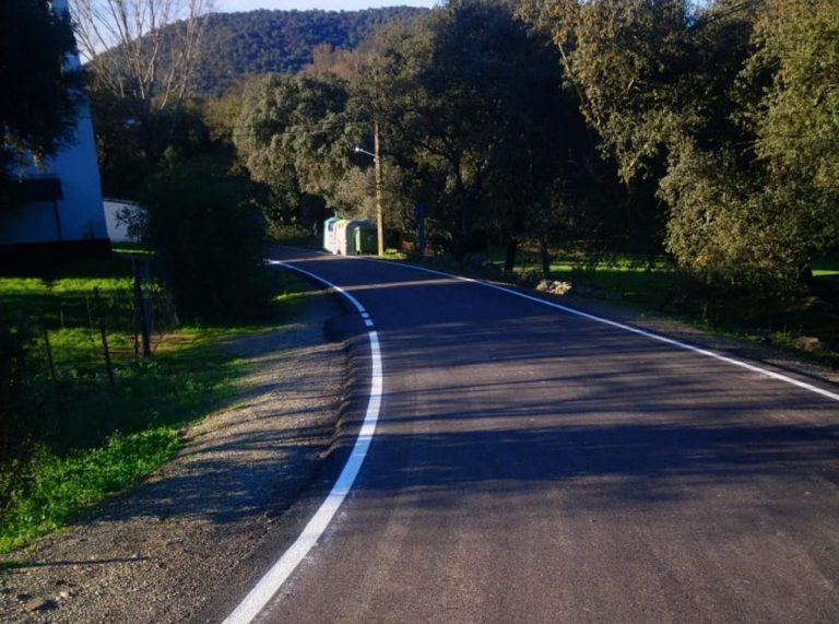 Diputación finaliza las obras de mejora en dos carreteras de Almonaster la Real