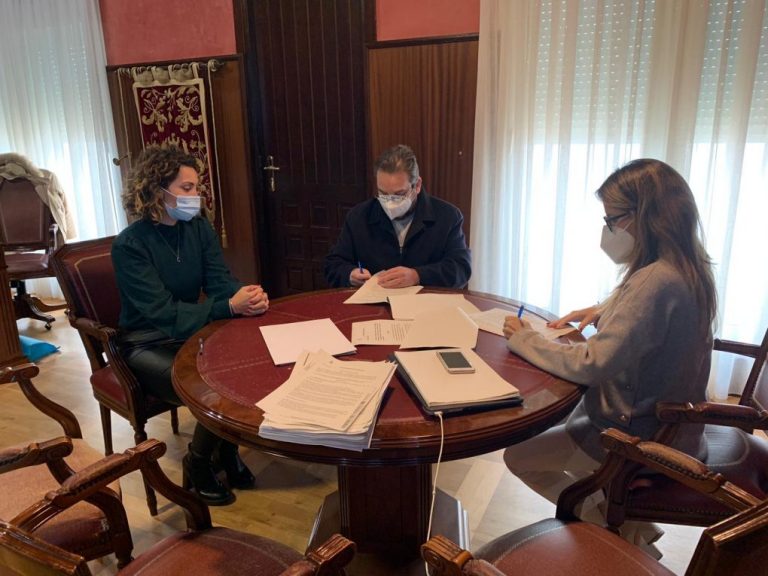 El Ayuntamiento de Ayamonte intensifica su ayuda a personas afectadas por drogodependencias y sus familias
