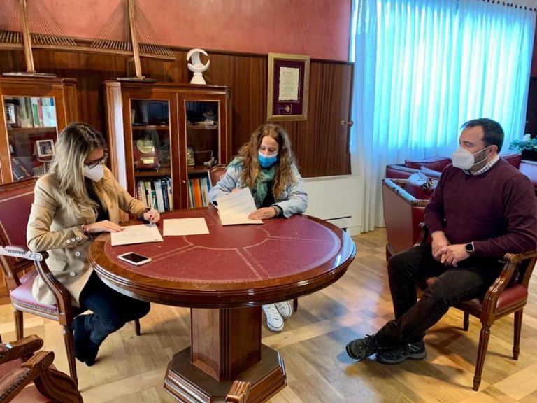 El Ayuntamiento de Ayamonte inyecta 4.000 euros a la ACA para fomentar el Carnaval