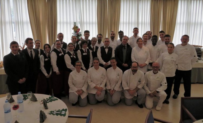 La Escuela de Hostelería de Islantilla finaliza la formación de una nueva promoción de cocineros y camareros