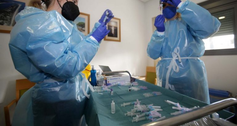Apuntan que «la incertidumbre de los onubenses crece» ante la tercera ola y «el ralentí en la vacunación»