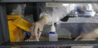 Vecinos de Almonte, Rociana y Tharsis se someten hoy y mañana a cribados poblacionales de covid