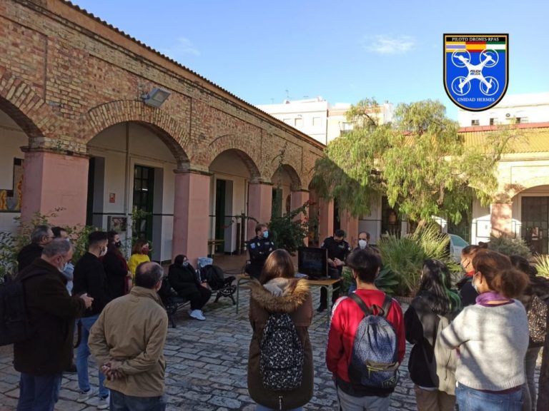 La Unidad de Drones de la Policía de Isla Cristina se da a conocer en Huelva