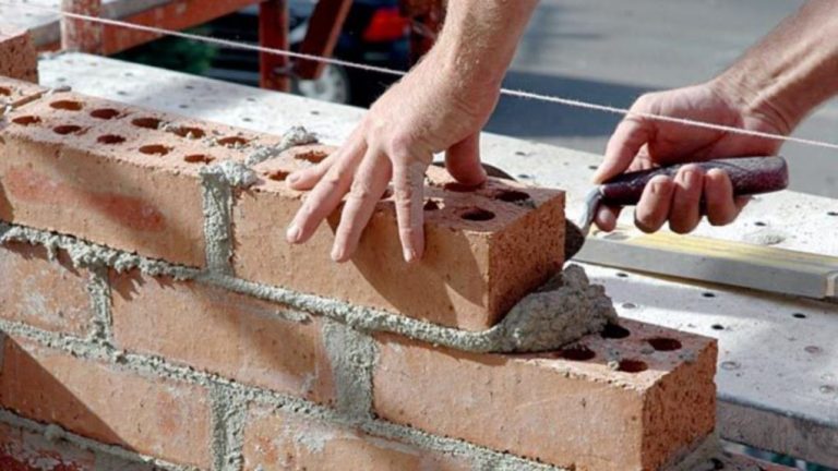 Cartaya facilita el acceso de los vecinos a ayudas para rehabilitar sus viviendas