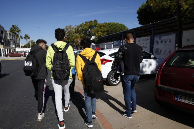 El Ayuntamiento de Punta pide a los alumnos del IES Saltés que “no estén en la calle”