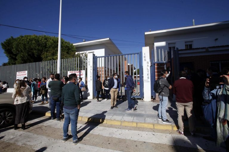 Salud suspende la actividad presencial en el IES Saltés de Punta Umbría