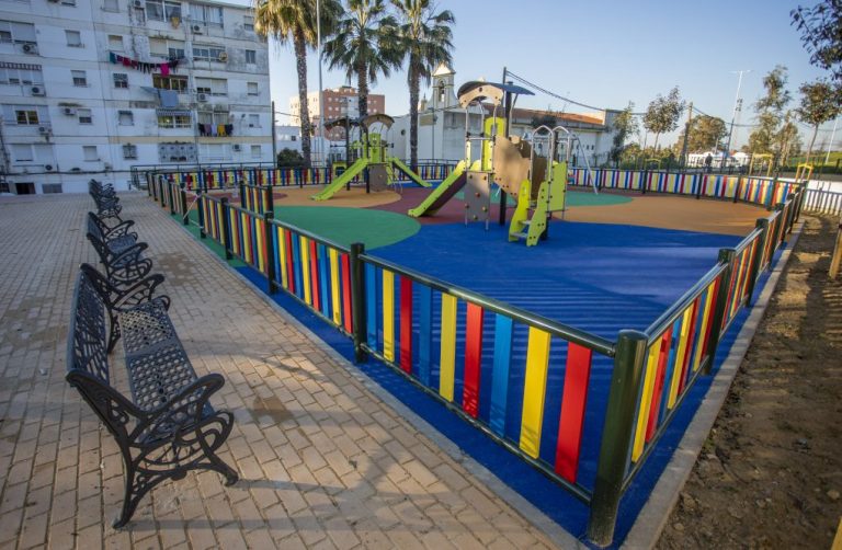 Concluyen las obras de rehabilitación de las traseras de la barriada del Carmen en Huelva