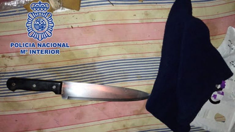 Huelva: detienen a dos hombres por el asalto con grandes cuchillos, y encapuchados a una farmacia y un supermercado