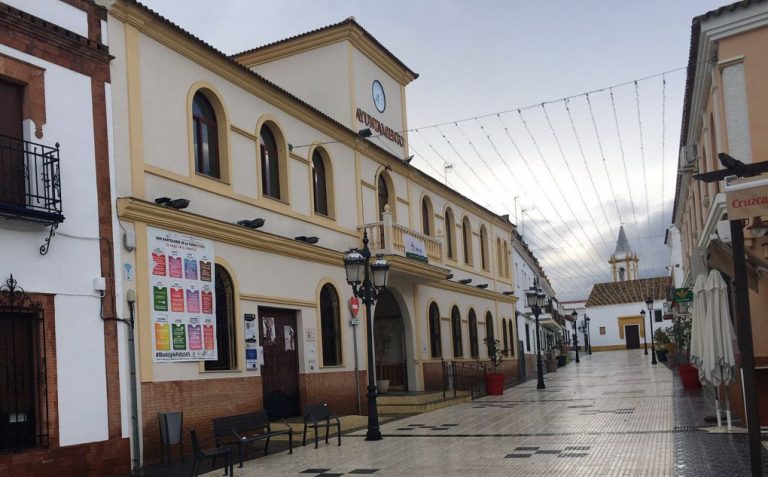 San Bartolomé de la Torre aprueba ayudas de 300 euros para comerciantes y hosteleros locales
